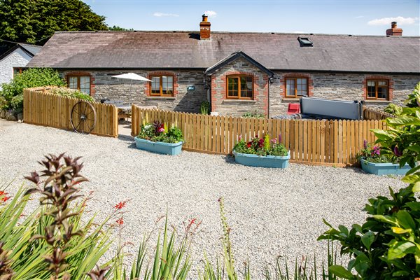 looking towards The Barn cottage sleeping 7 